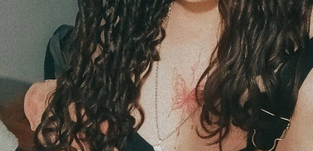 Model - RubyDevineh heels