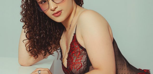 Model - RubyDevineh heels