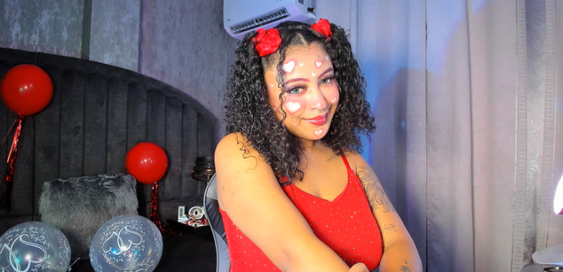 Model - LuisaCameron milk