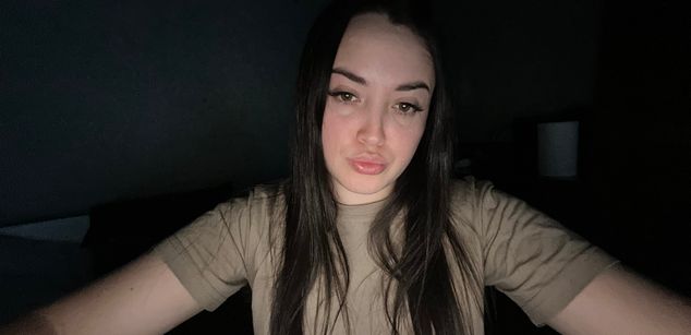 Model - Olechka shaved