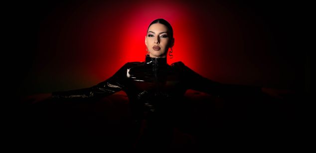 Model - SkylarSpark brunette