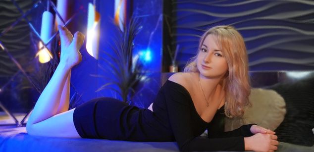 Model - Jessie nylon