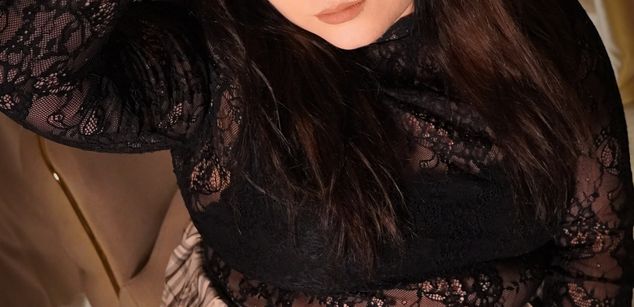 Model - AngelaKink humiliation