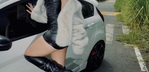 Model - Bella Rosse dildo