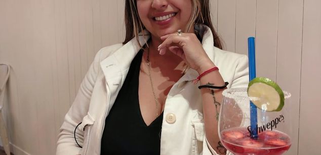 Model - HELLEN Latina