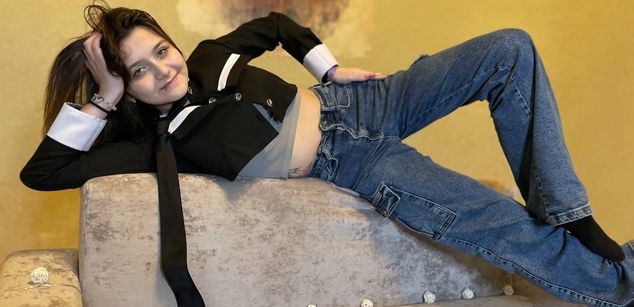 Model - Isabella cute