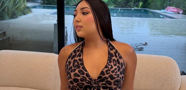 Model - SalomeHot luxury