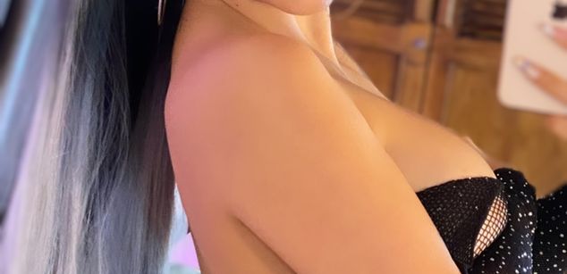 Model - Valentina Leon bigboobs