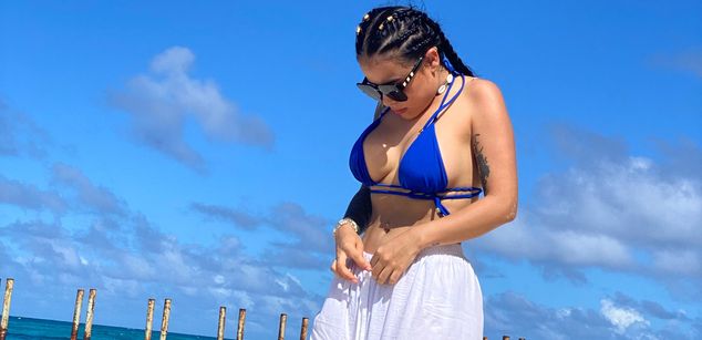 Model - Valentina Leon bigboobs