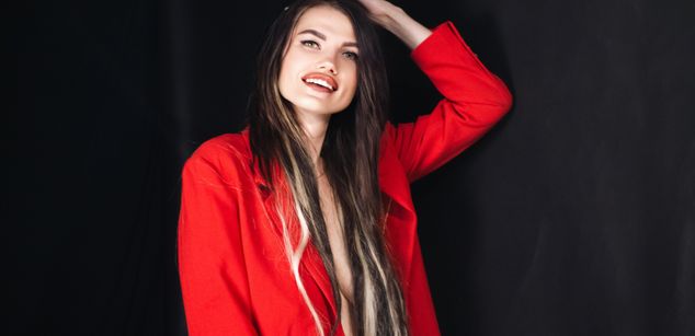 Model - MilaLoona play