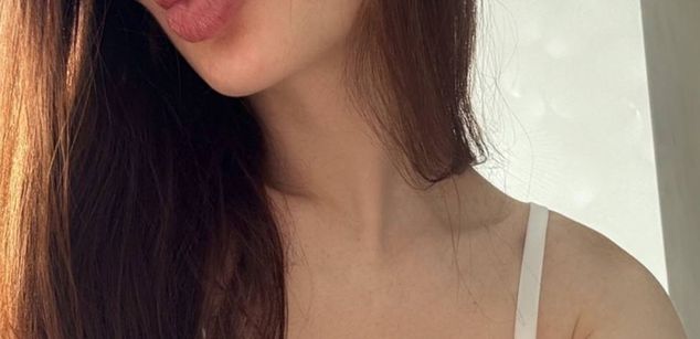 Model - Kora Bloom cei