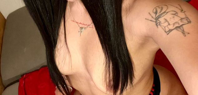 Model - Violetta Roux naked