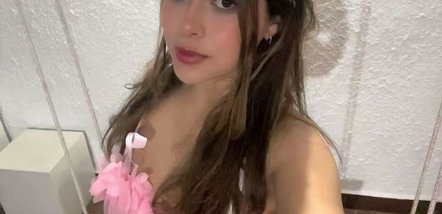 Model - DANI bignipples