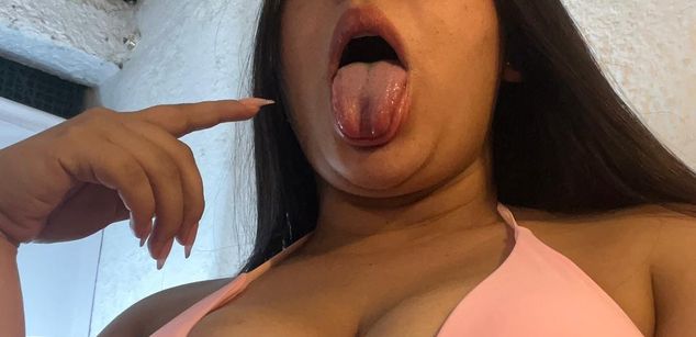 Model - Sammy bigass