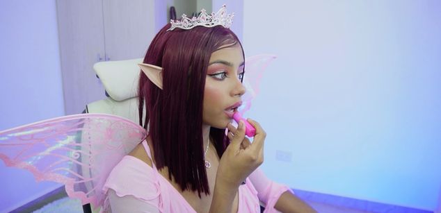 Model - Megan Prada deeptroath