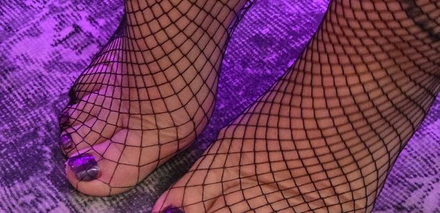 Model - A.J Buttons ANAL