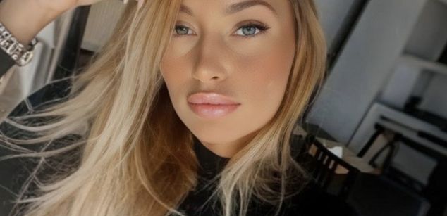 Model - IsaVelvetxxx Sexy