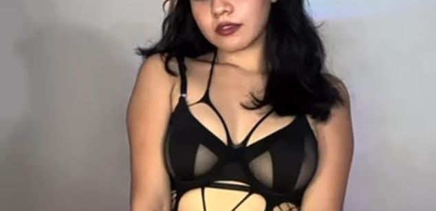 Model - Lola Gibson LATINA