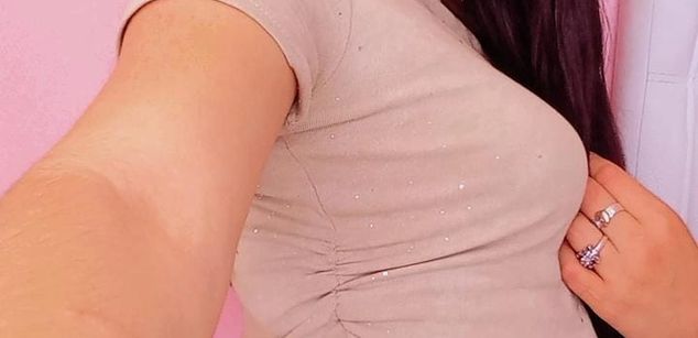 Model - ScarlettPetrova dildo