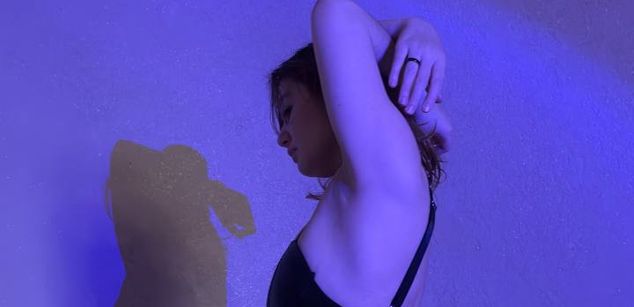 Model - Elizabeth joi