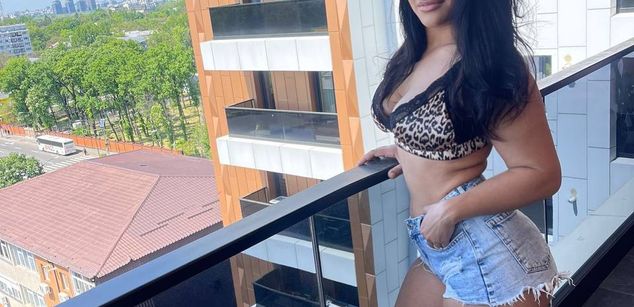Model - Kira_Krush squirt