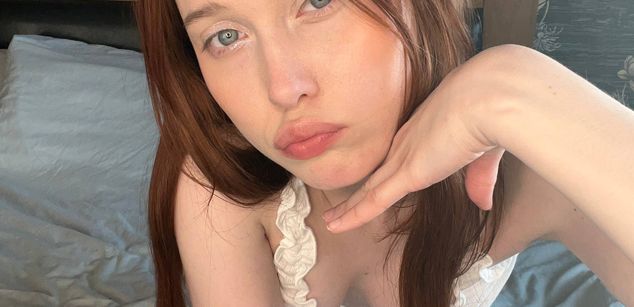 Model - vannesssaxhell Malesubmission