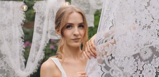 Model - EvaFrances ass