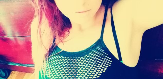 Model - Layla Lush squirt