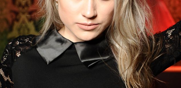 Model - Victoria teen