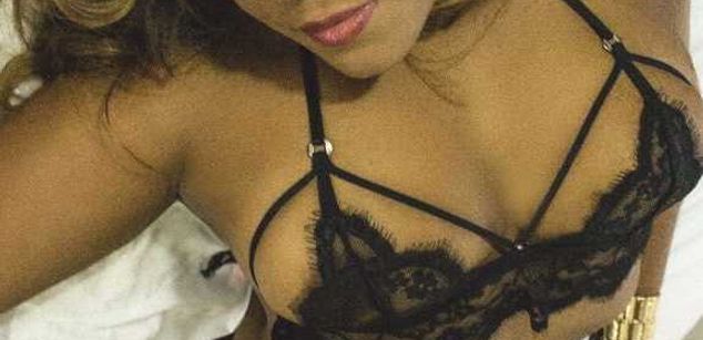 Model - Nina Lewis  7