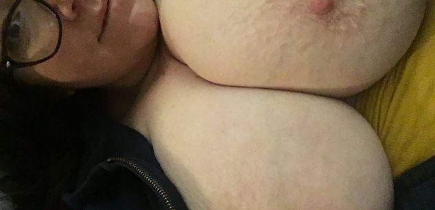 Model - CuteJayne tits