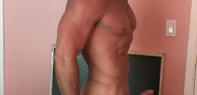 Model - Justus bubblebutt