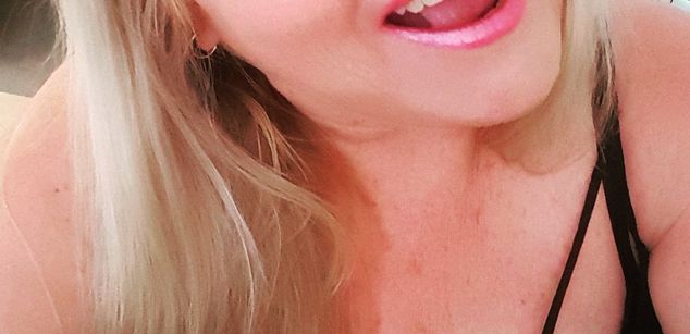 Model - Australian Samantha Gee shaved