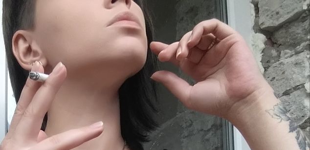 Model - AnnaLu strapon