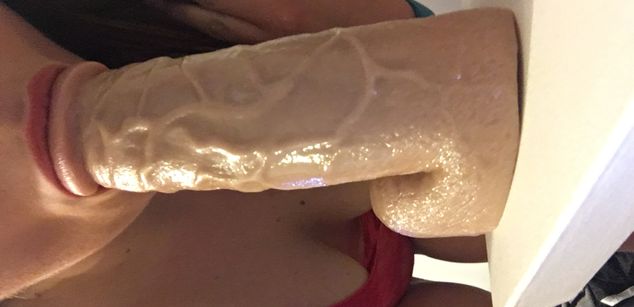 Model - Kinky_Little_Katy smoking