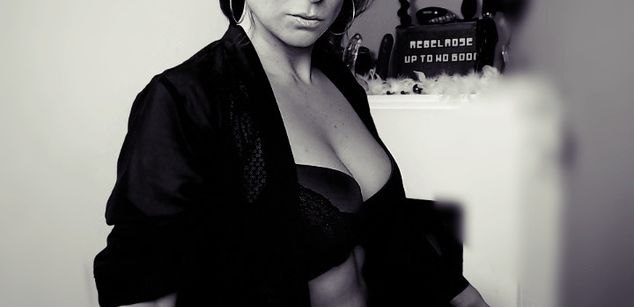 Model - Rebelrose camgirl