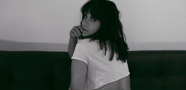 Model - Annie Loren latina