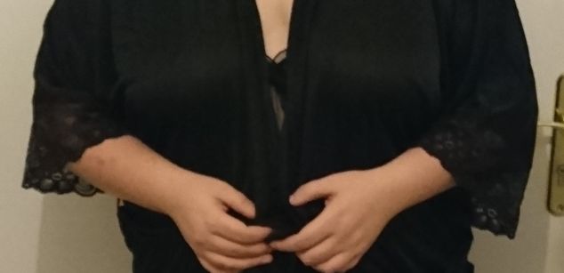 Model - Jolie Rose footjob