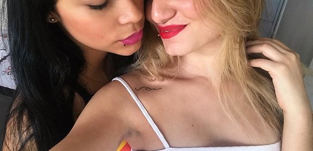 Model - AshleyNTatiana latina