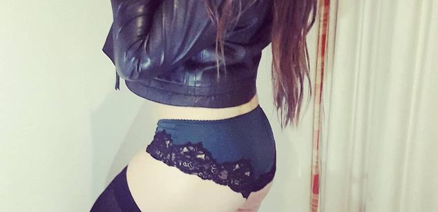 Model - monica pinup Hot