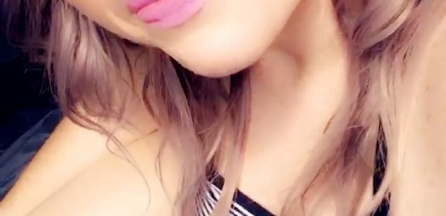 Model - Lucy London submissive