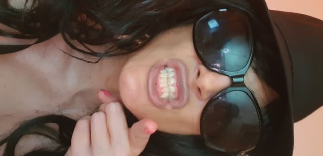 Model - KINKYmiss pussy