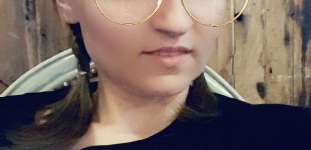 Model - Saffi schoolgirl