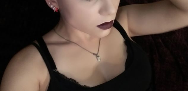 Model - AnnaLu strapon