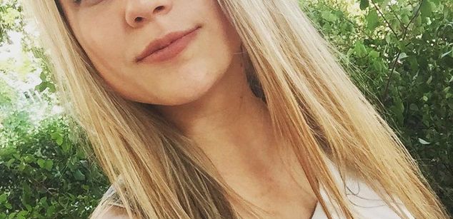 Model - Victoria teen