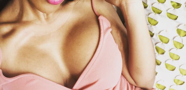 Model - Jessica Simpsin squirt