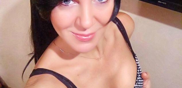 Model - Naughty Karolina niceass