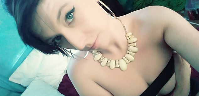 Model - Layla Lush squirt