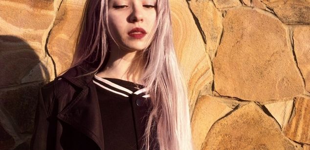 Model - Julia dancing