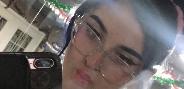 Model - Violet alternative